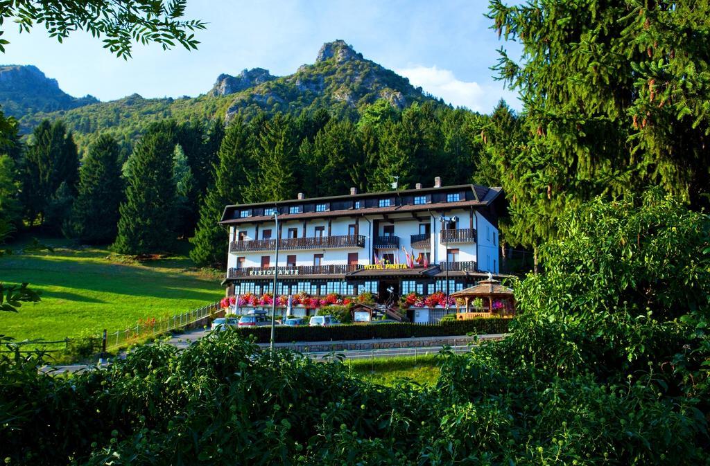 Hotel Pineta Кастионе дела Презолана Екстериор снимка