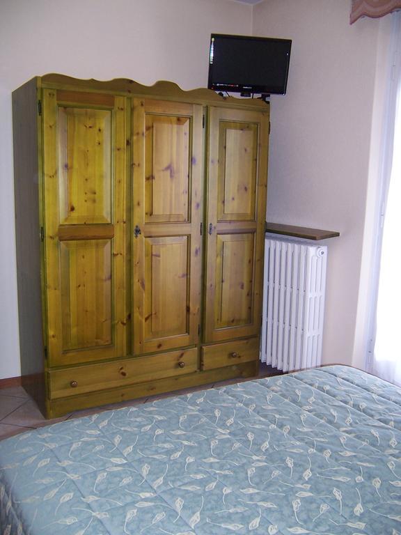 Hotel Pineta Кастионе дела Презолана Стая снимка